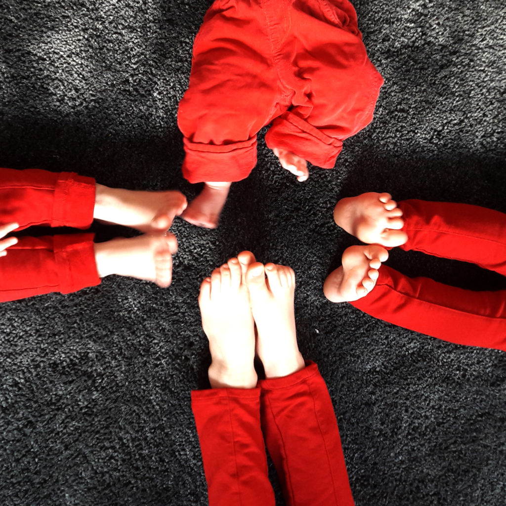 Logo Kinderfüße Familie Zwo Null