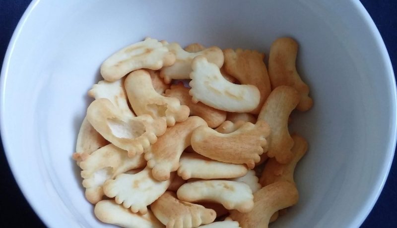 Hippis Snacks unterwegs Käsekekse Fußform